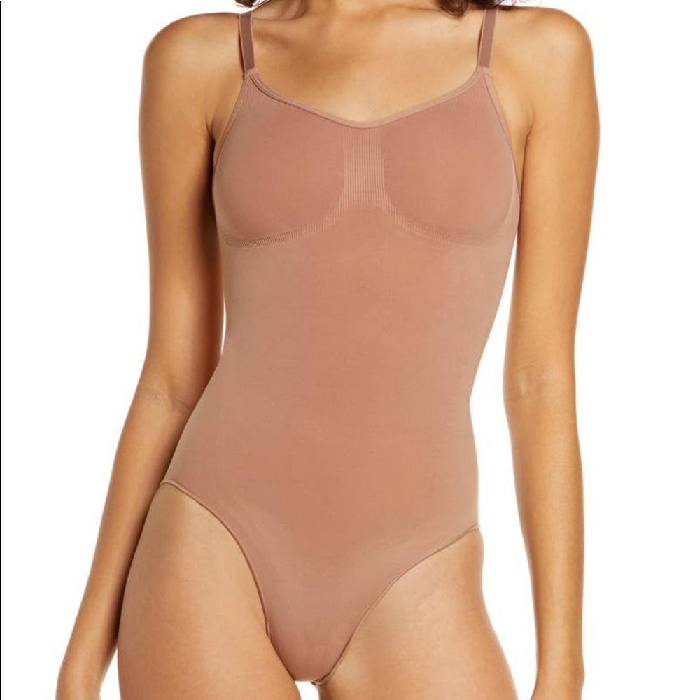 SCULPTING BODYSUIT W. SNAPS
